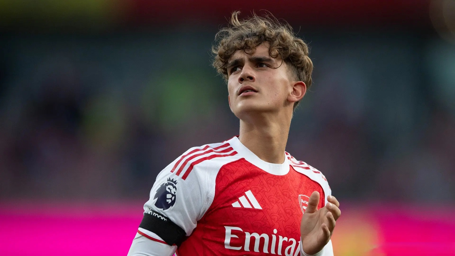 曼联3000万欧元弃将金球奖评选惊艳第18名，引发转会争议热议